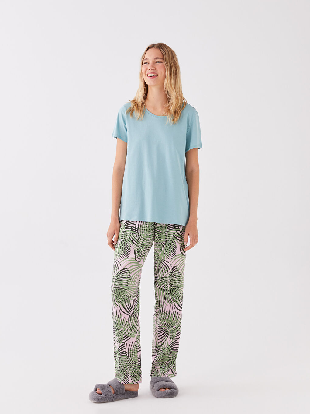 Crew Neck Plain Short Sleeve Women's Pyjama Set