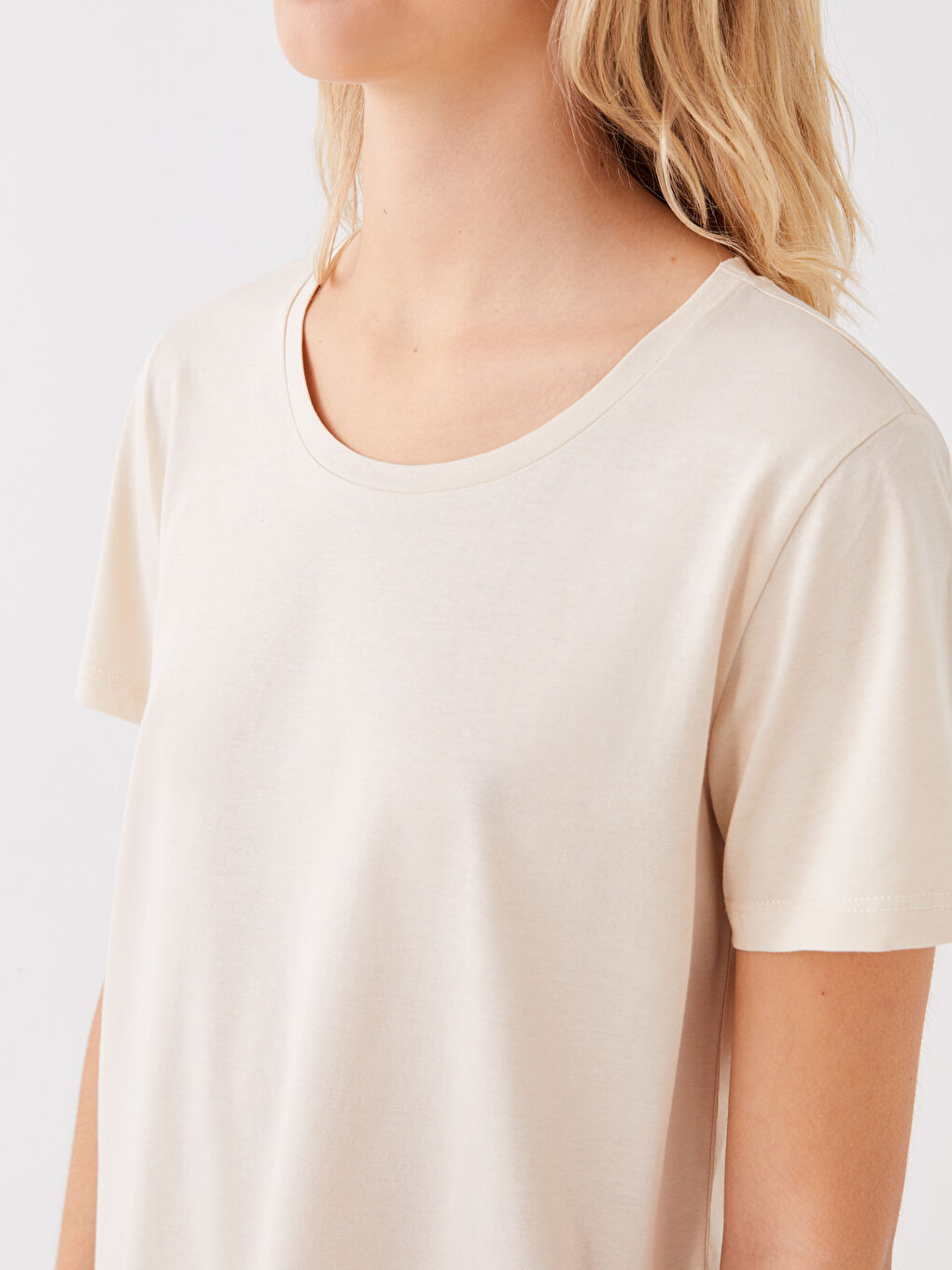 طقم بيجامة كم قصير سادة بياقة دائرية للسيدات-3