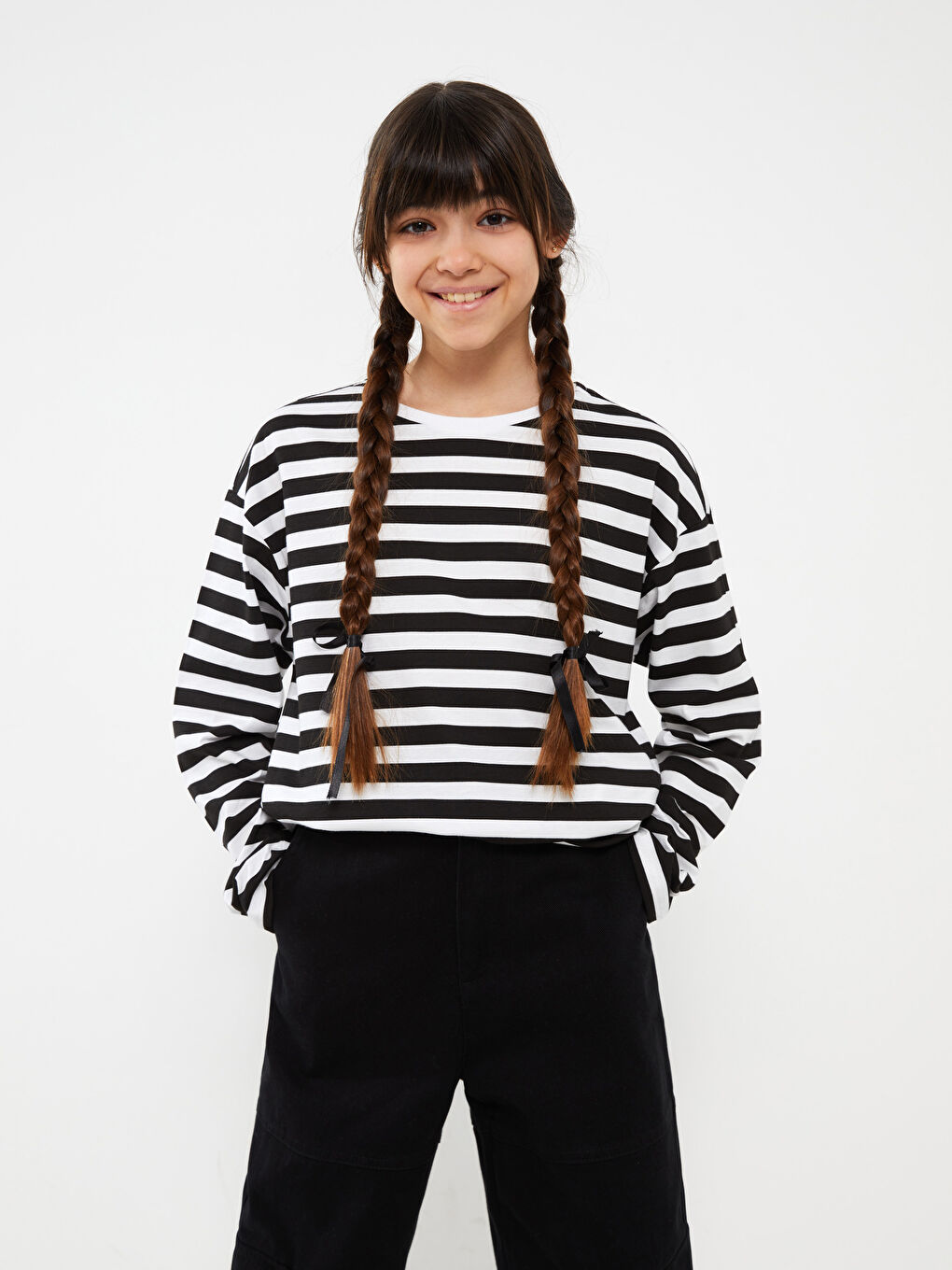 Siyah Bisiklet Yaka Çizgili Uzun Kollu Kız Çocuk Tişört