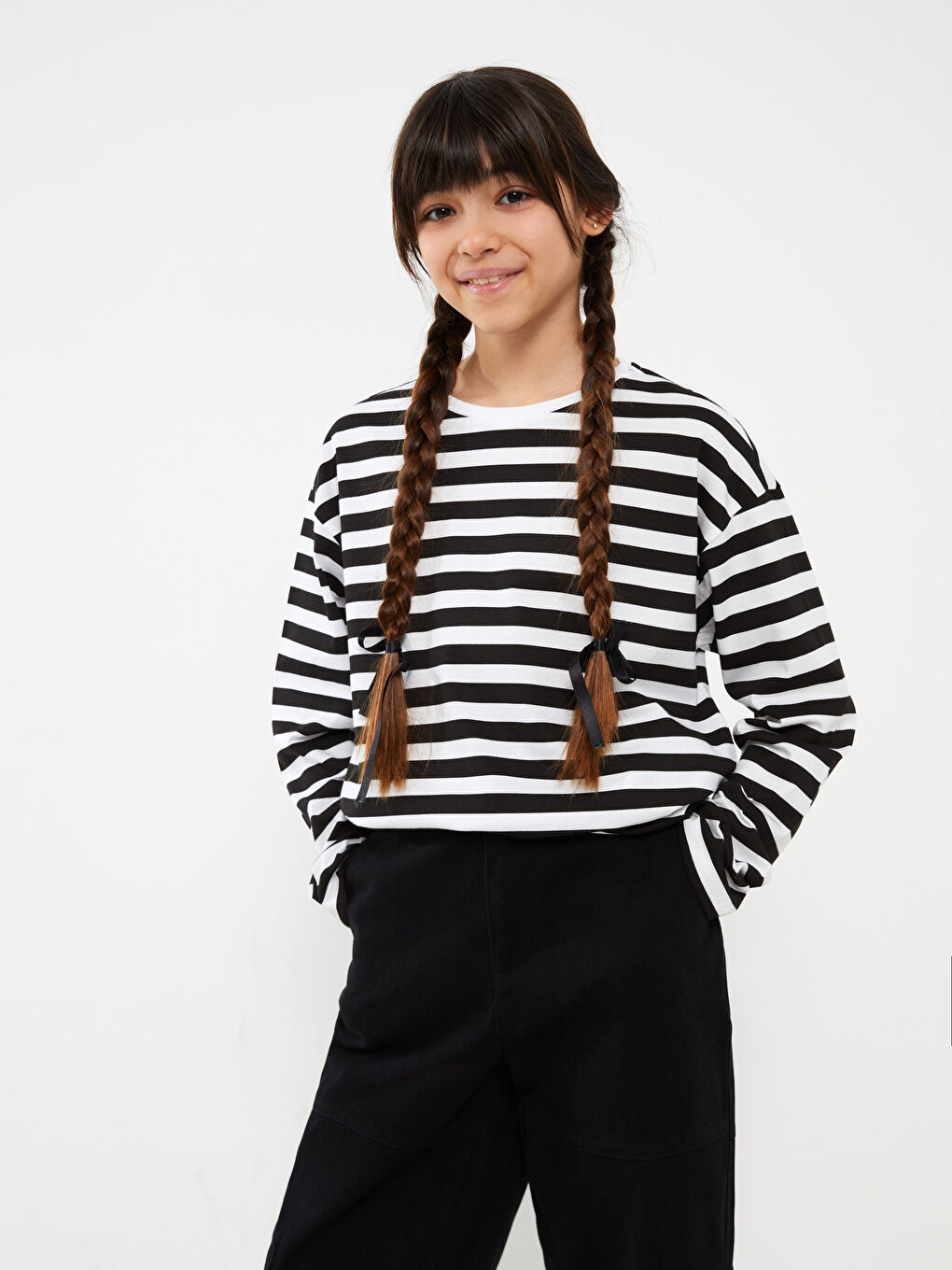 Siyah Bisiklet Yaka Çizgili Uzun Kollu Kız Çocuk Tişört-1
