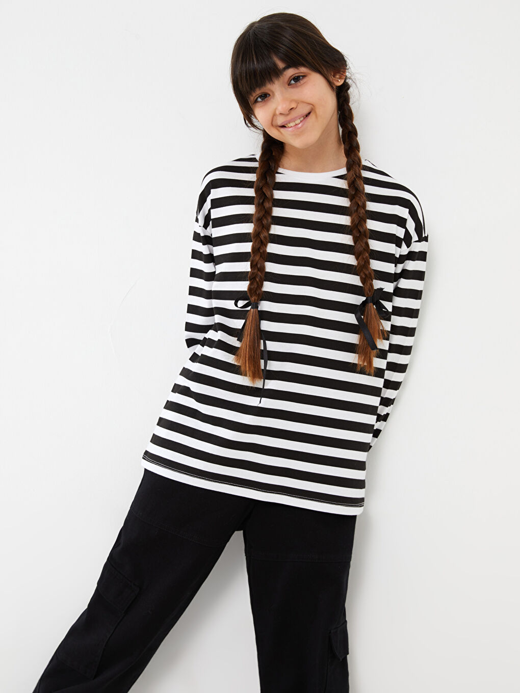 Siyah Bisiklet Yaka Çizgili Uzun Kollu Kız Çocuk Tişört-3