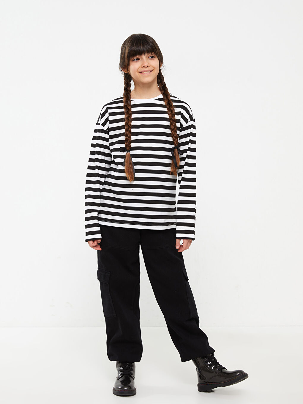 Siyah Bisiklet Yaka Çizgili Uzun Kollu Kız Çocuk Tişört-4