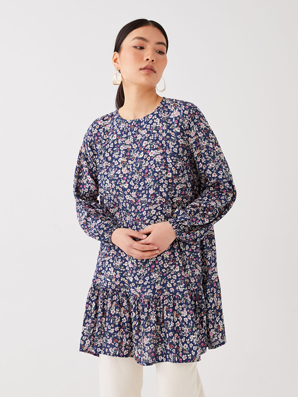 تونيك كم طويل مُزهر بياقة دائرية للسيدات-1