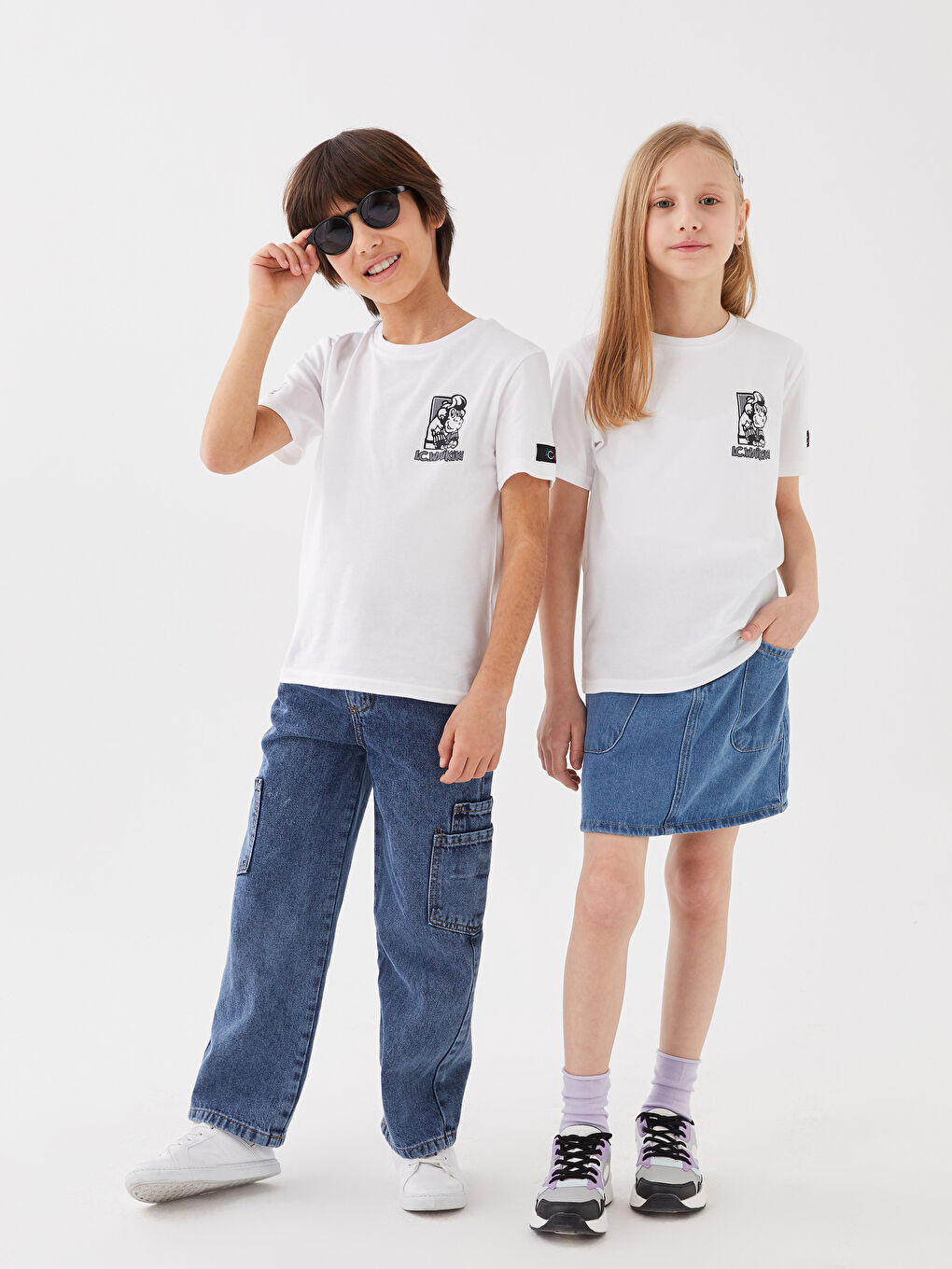 Beyaz Bisiklet Yaka Nostaljik Maymun Baskılı Kısa Kollu Unisex Çocuk Tişört-1