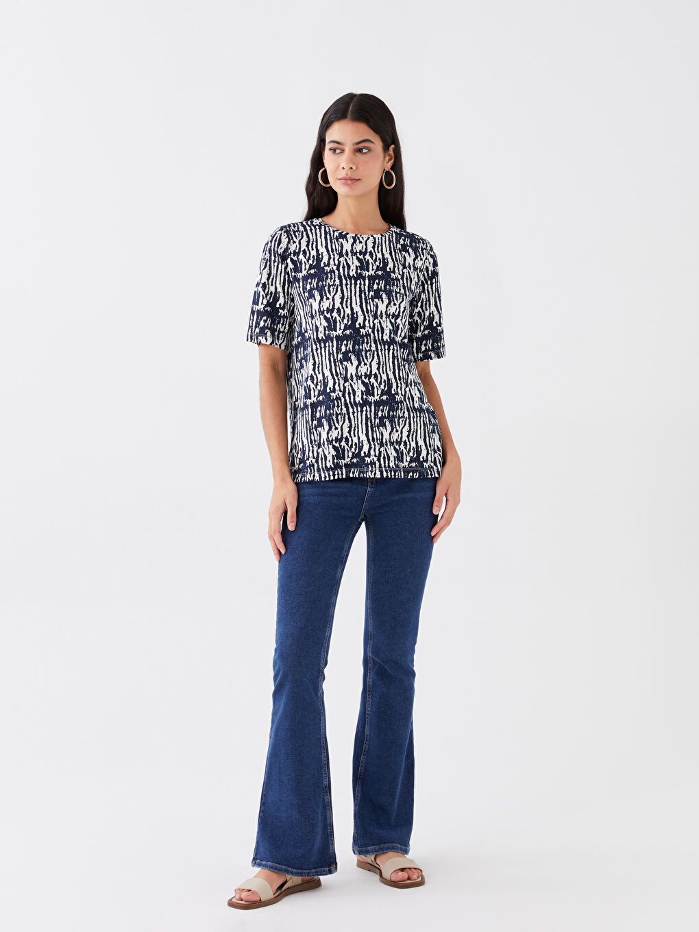 Lacivert Bisiklet Yaka Desenli Kısa Kollu Kadın Tişört-2