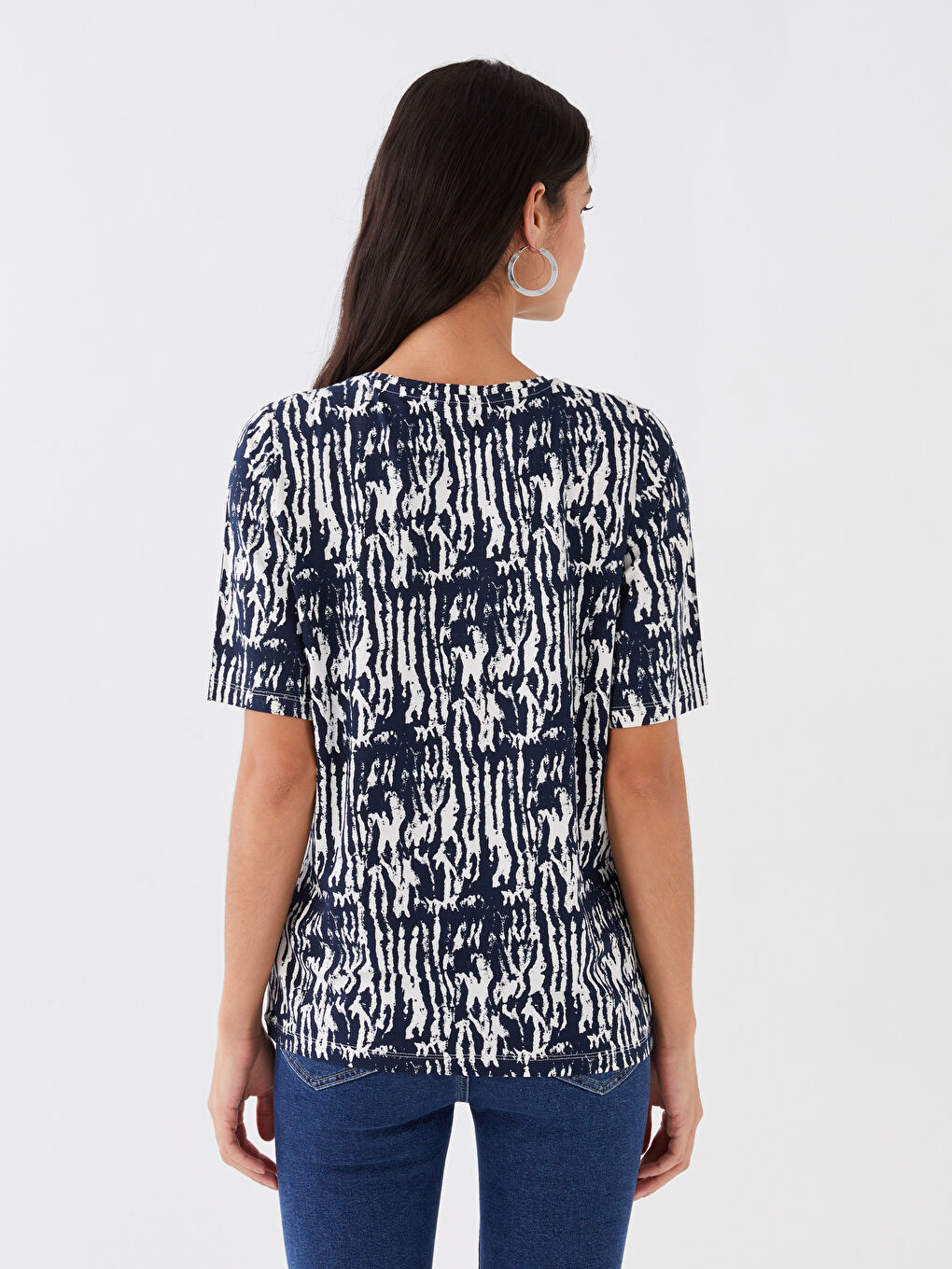 Lacivert Bisiklet Yaka Desenli Kısa Kollu Kadın Tişört-4