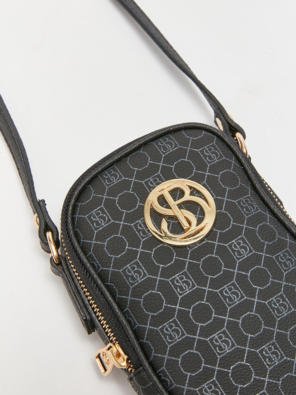 Siyah Deri Görünümlü Desenli Kadın Çapraz Çanta-4