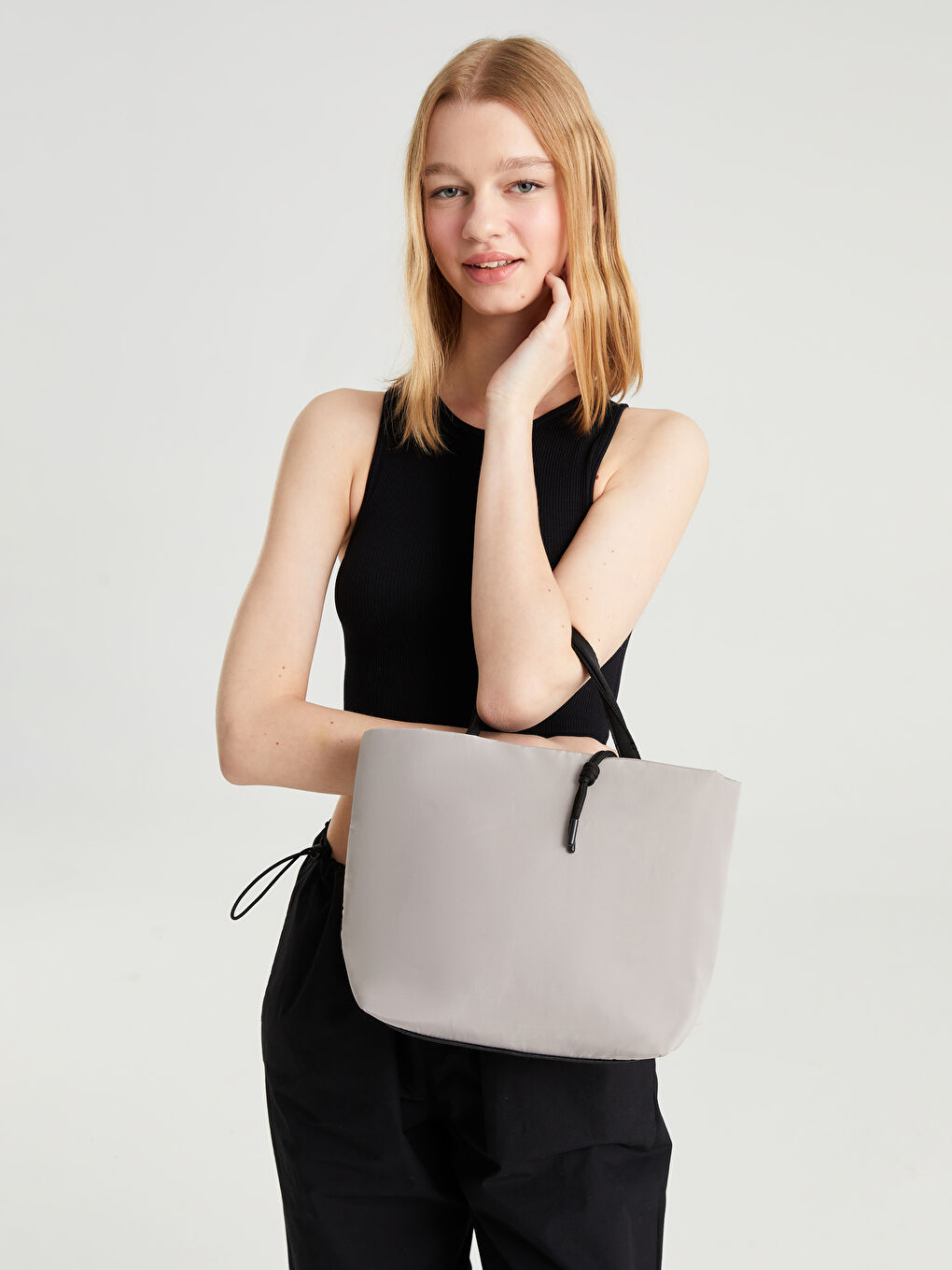 Сумка на плечо из парашютной ткани для женщин-1