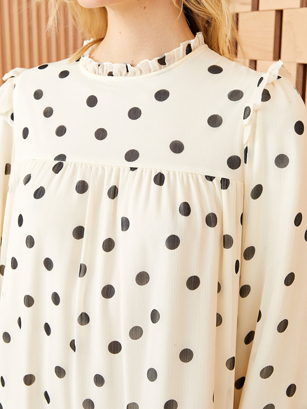 LCW Modest Frilly Stand Up Collar Polka Dot Long Sleeve Chiffon Women's Dress -S3IN24Z8-LRA