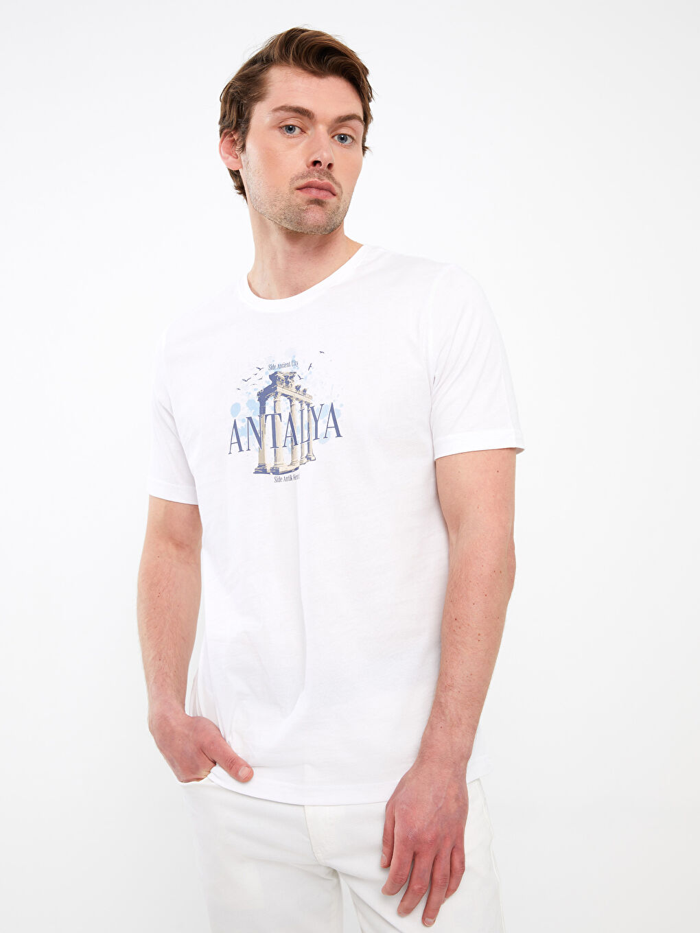 Beyaz Bisiklet Yaka Kısa Kollu Antalya Baskılı Penye Erkek Tişört-1