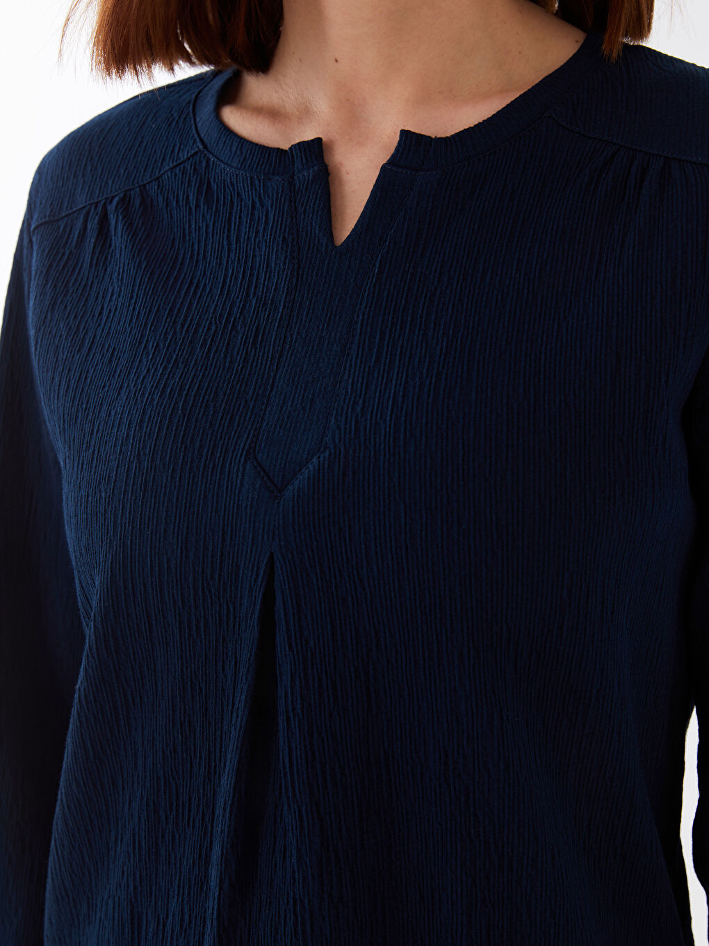 Lacivert Kaçık Yaka Düz Uzun Kollu Kadın Bluz-3