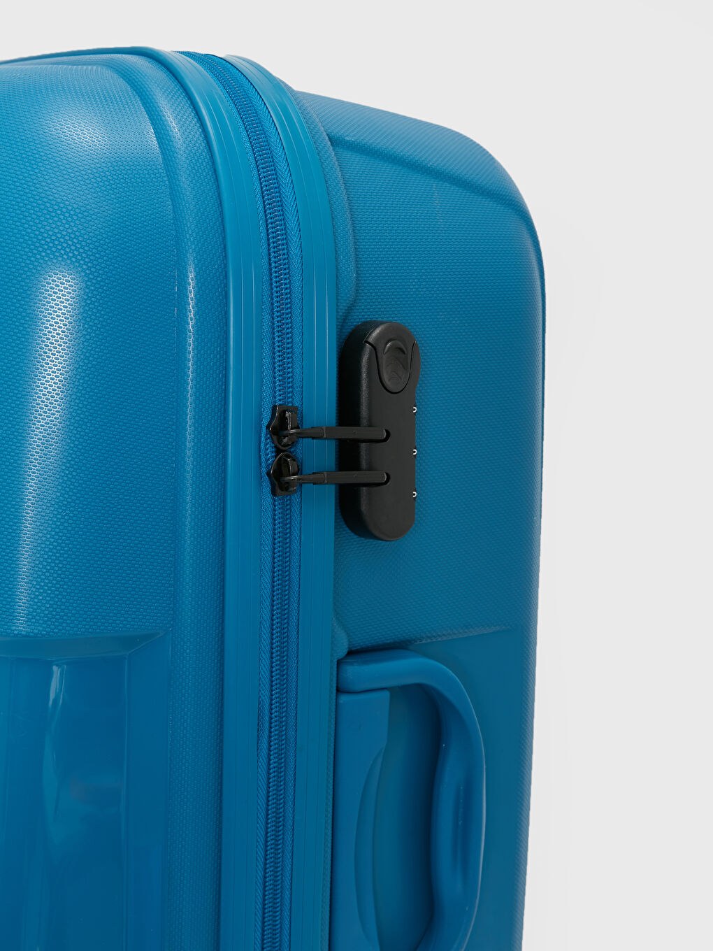 Mavi Kilit Detaylı Orta Boy Valiz-4