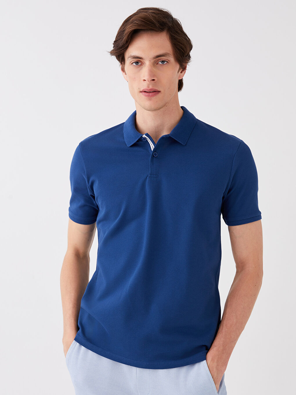 T-shirt en piqué à manches courtes et col polo pour homme