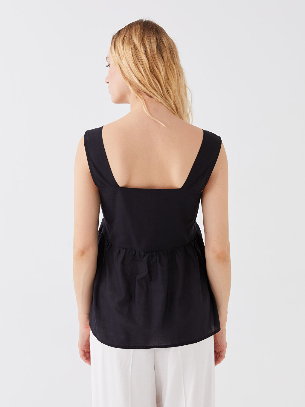 LCWAIKIKI Classic Square Neck Embroidered Women's Tank Top -S3IP02Z8-CVL