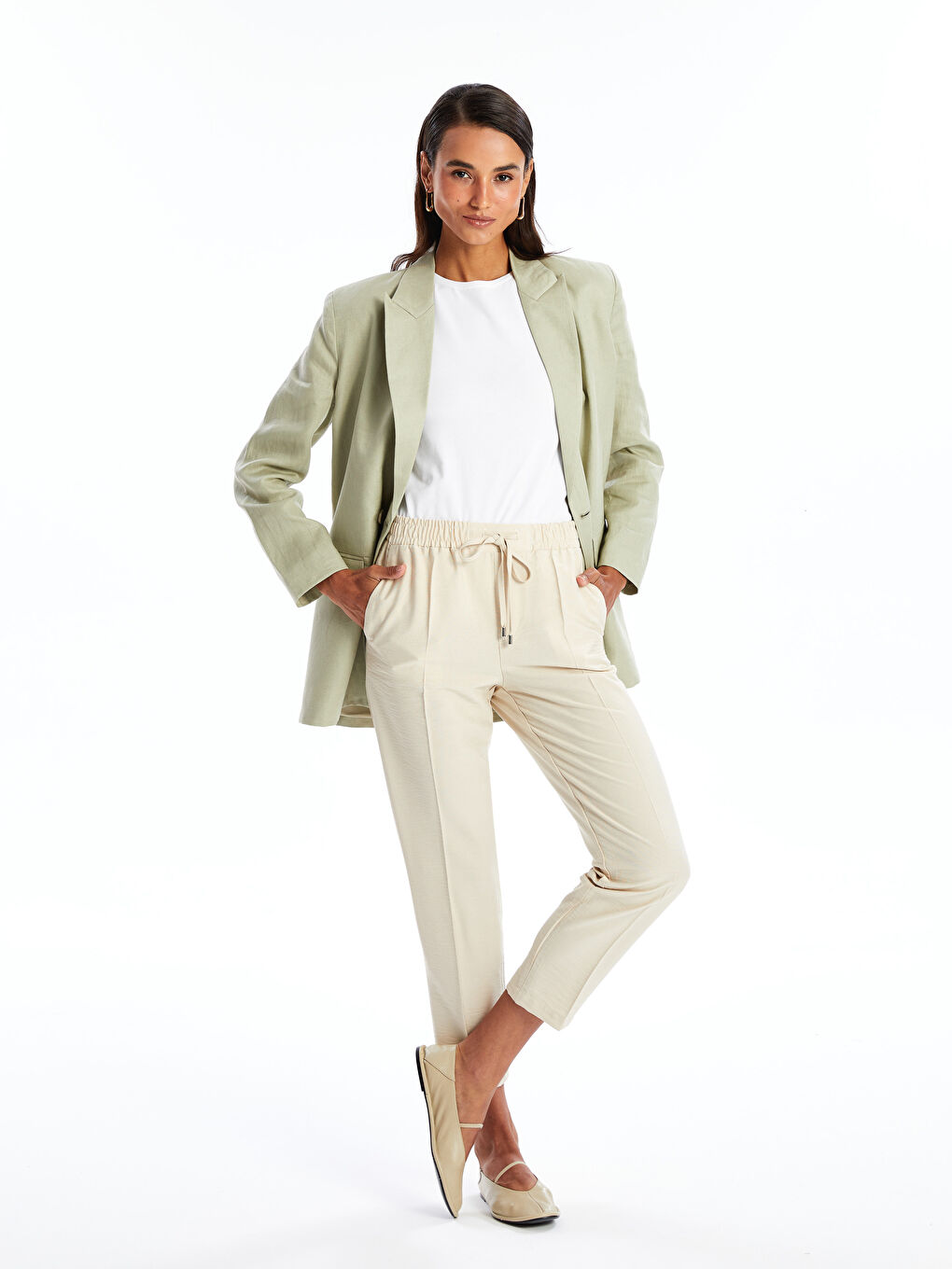 Women's Elasticated Waist Carrot Fit Plain Trousers