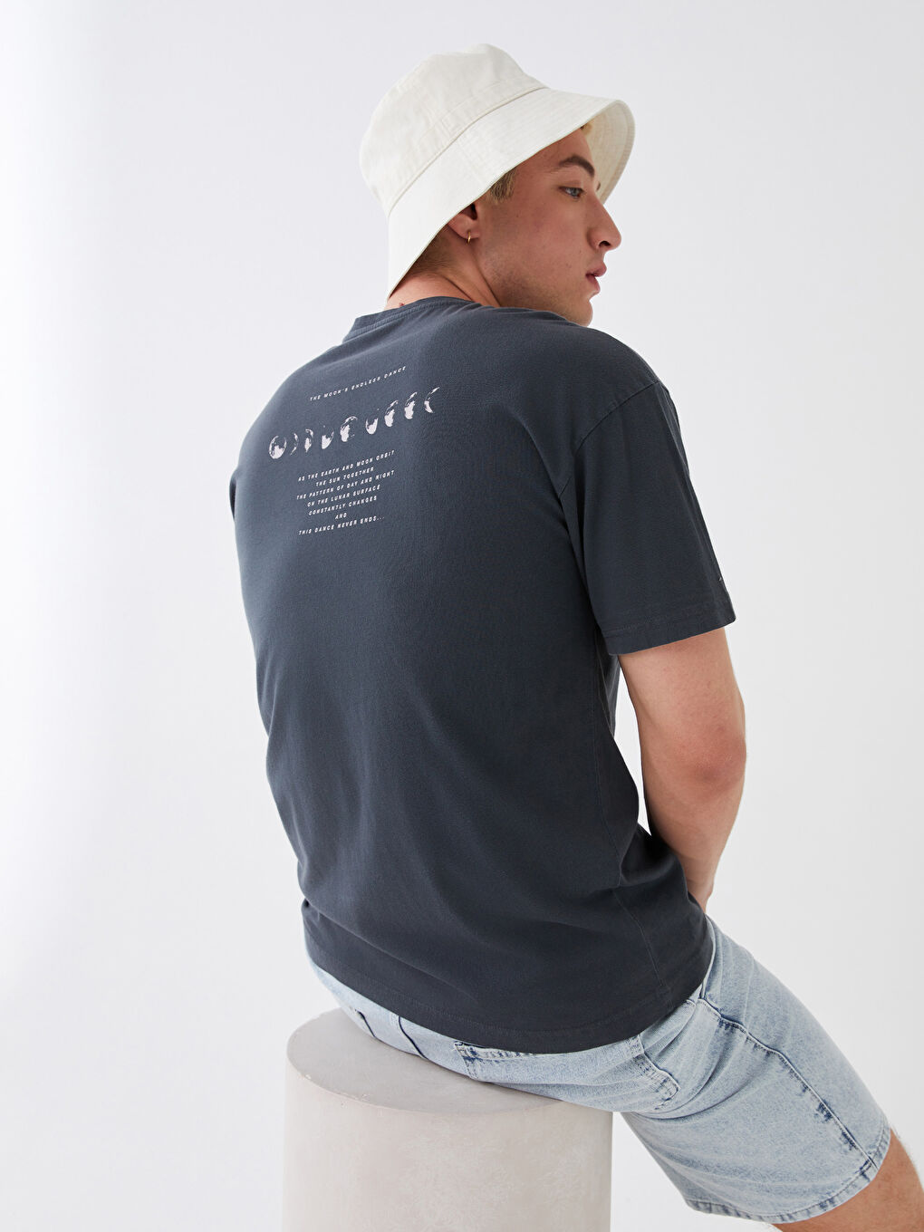 Antrasit Bisiklet Yaka Kısa Kollu Baskılı Penye Erkek Tişört