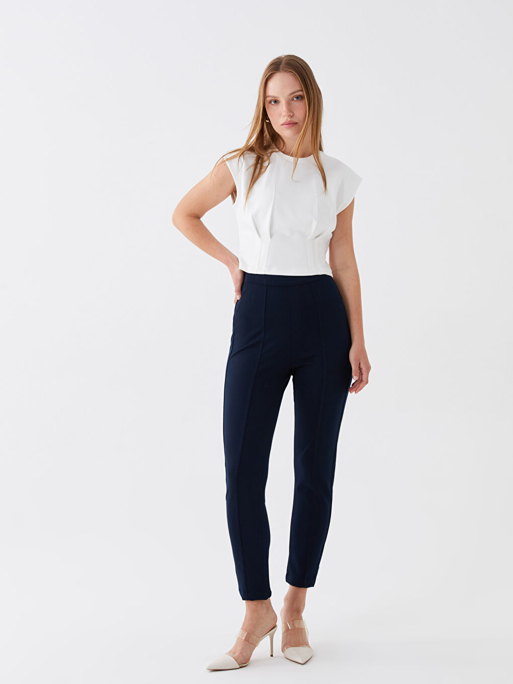 Pantalon Svelte pour Femmes-1