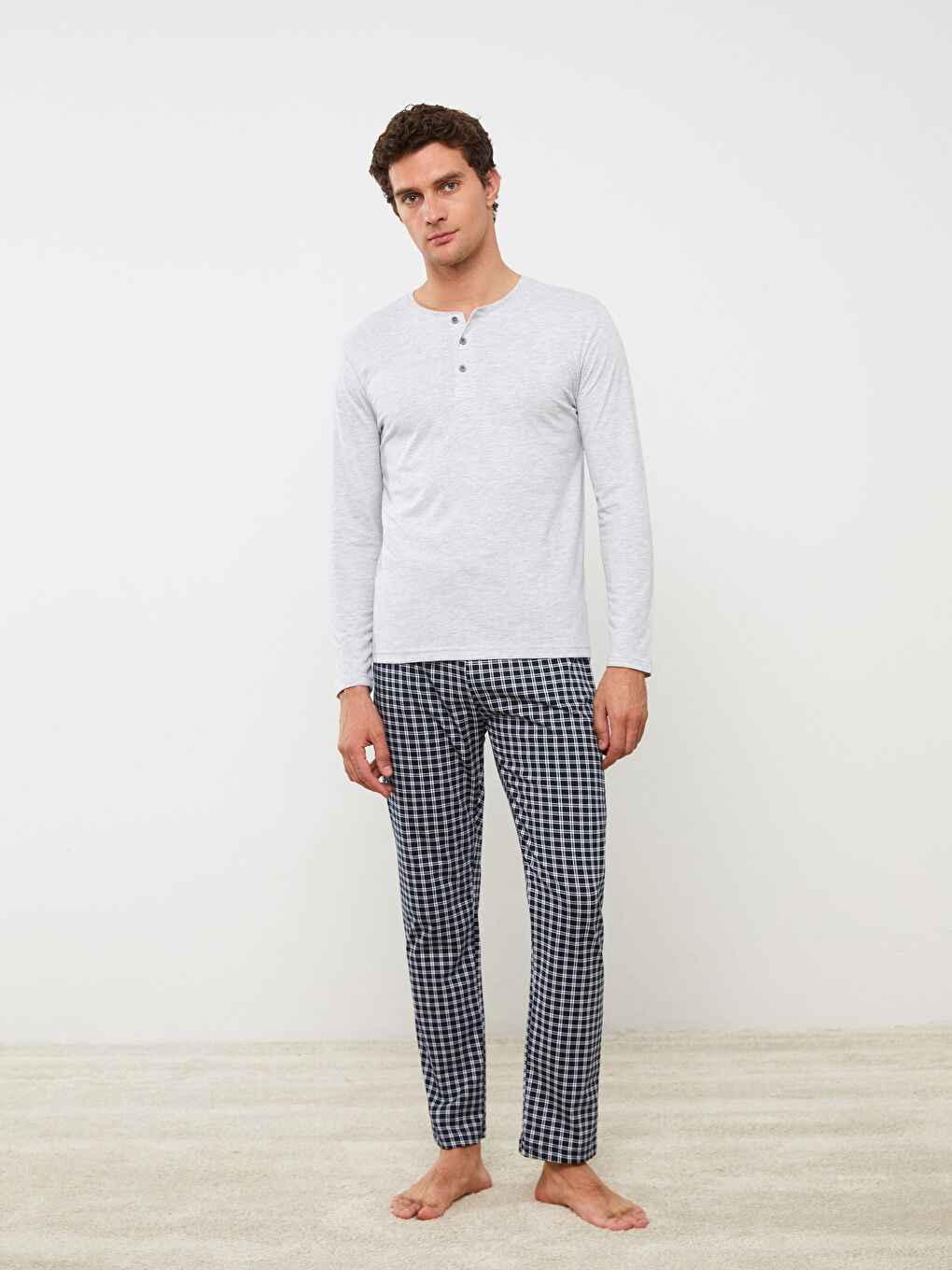 Regular Fit Plaid Men's Pyjama Set-2