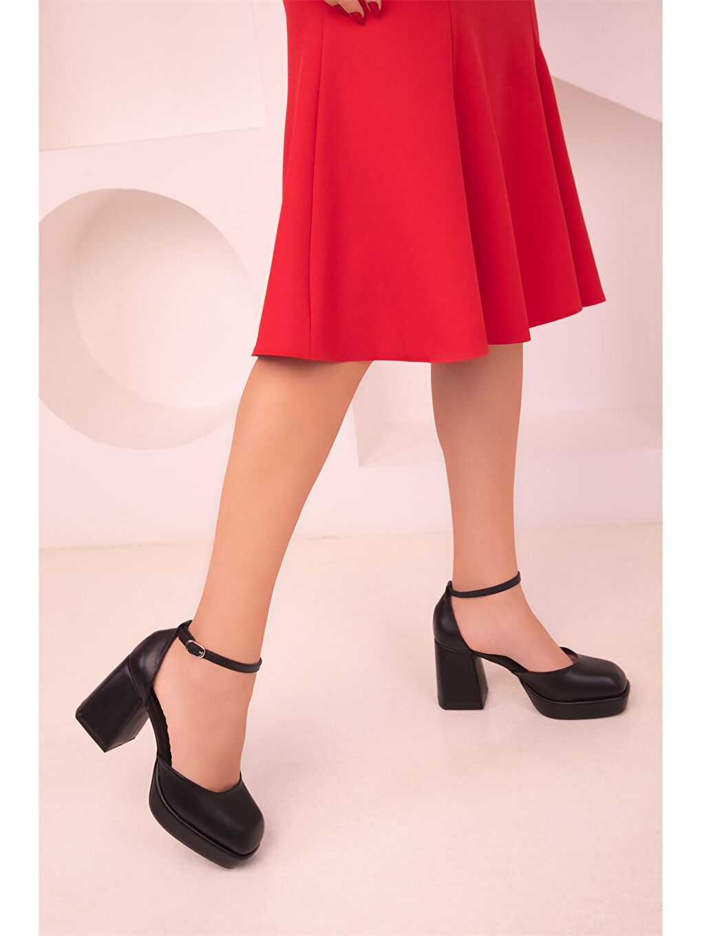 Siyah Deri Görünümlü Kadın Topuklu Ayakkabı-2