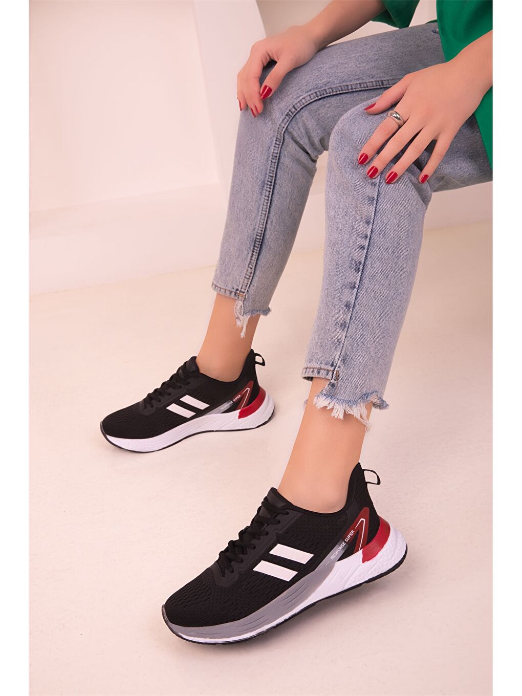 Siyah Bağcıklı Kadın Spor Ayakkabı-2