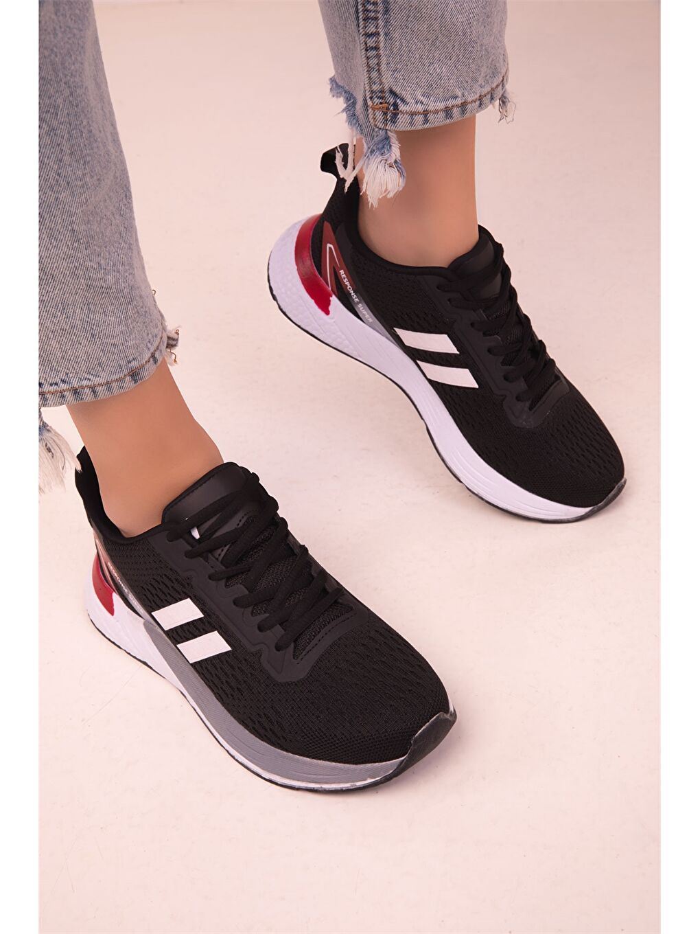 Siyah Bağcıklı Kadın Spor Ayakkabı-3
