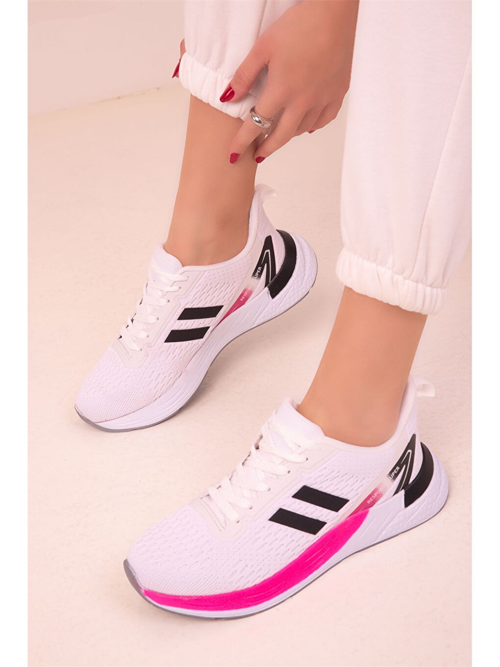 Beyaz Bağcıklı Kadın Spor Ayakkabı-2