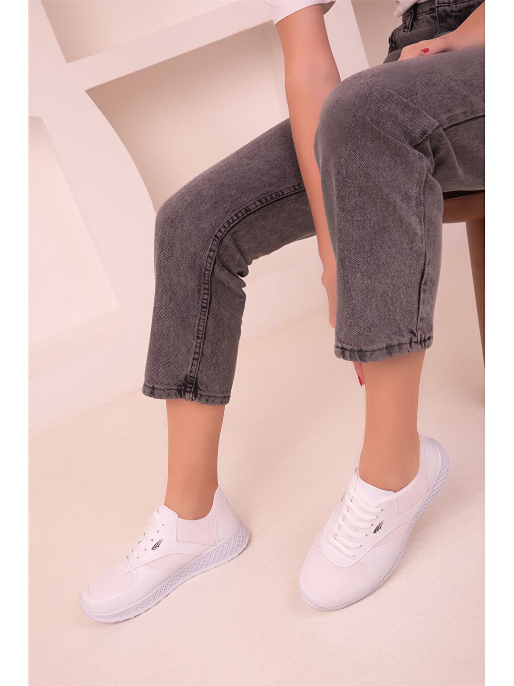 Beyaz Bağcıklı Kadın Spor Ayakkabı-2
