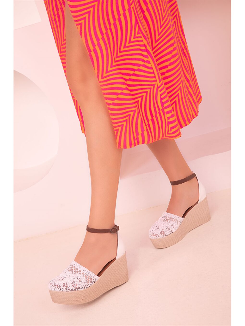 Beyaz Kadın Dolgu Topuklu Ayakkabı-2