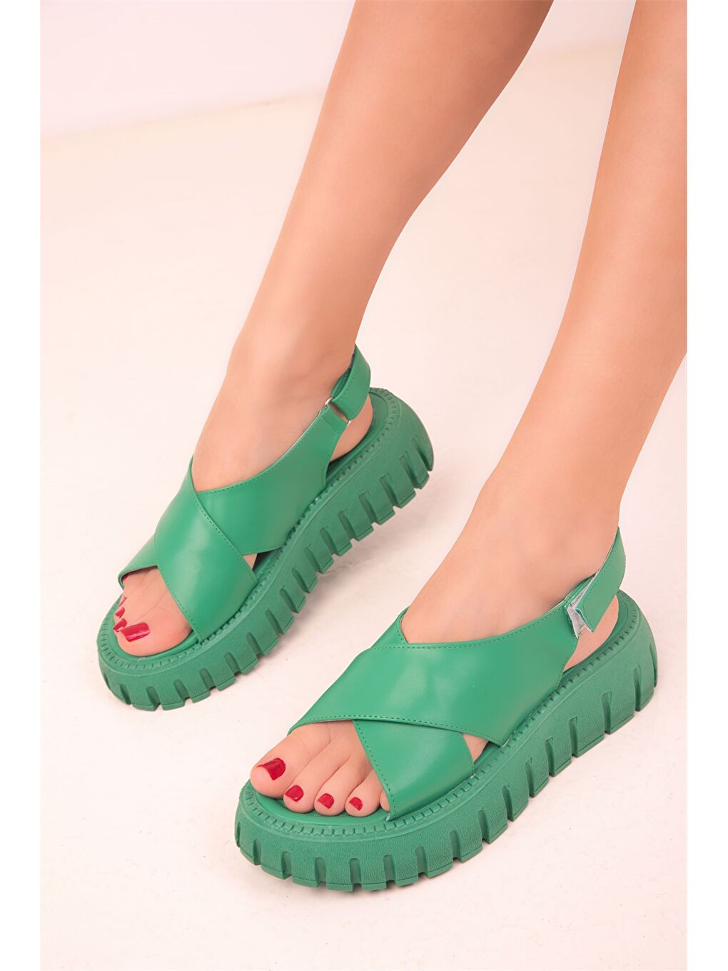 Yeşil Deri Görünümlü Kalın Taban Kadın Sandalet-2