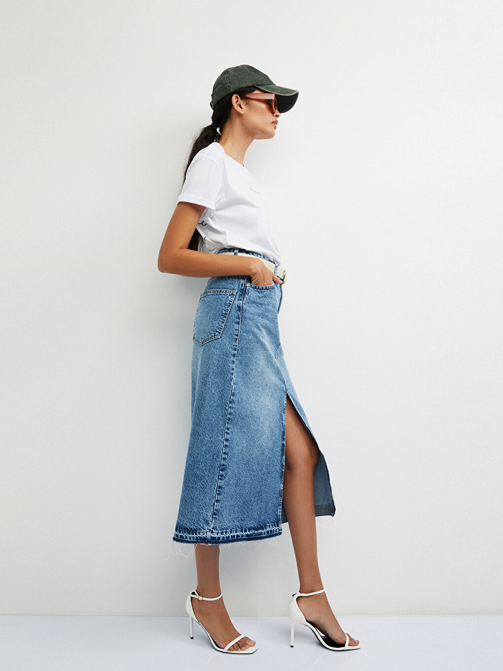 تنورة جينز وسط عالي بقصة رفيعة للنساء-1