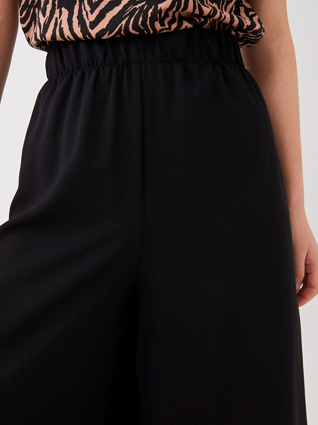 Siyah Rahat Kalıp Kadın Pantolon Etek-1