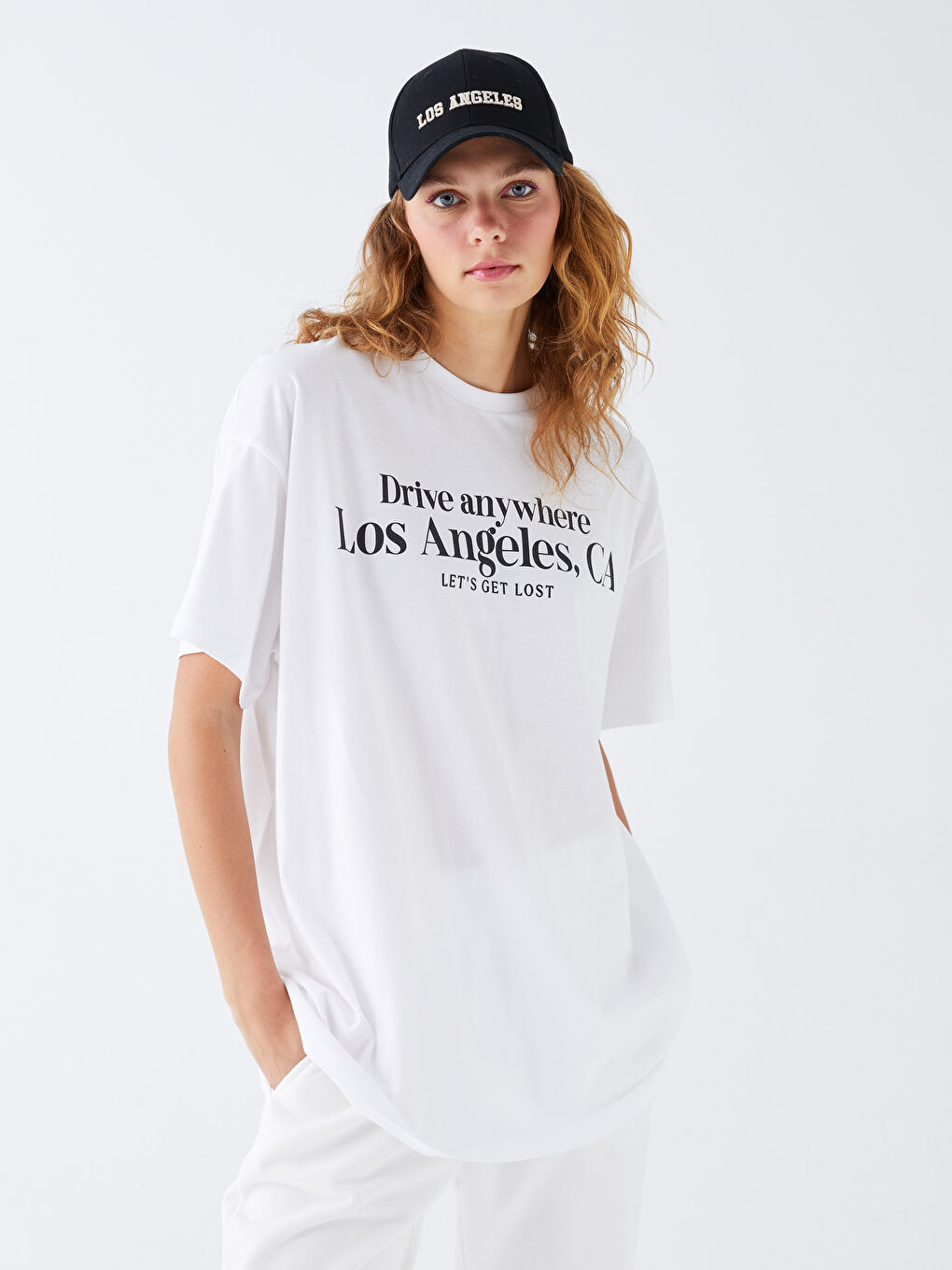 Beyaz Bisiklet Yaka Baskılı Kısa Kollu Kadın Tişört