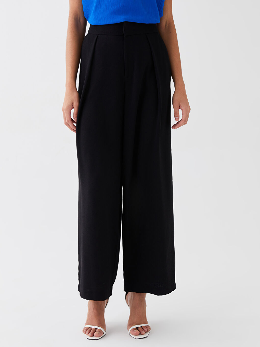 Siyah Rahat Kalıp Geniş Paça Kadın Pantolon-3