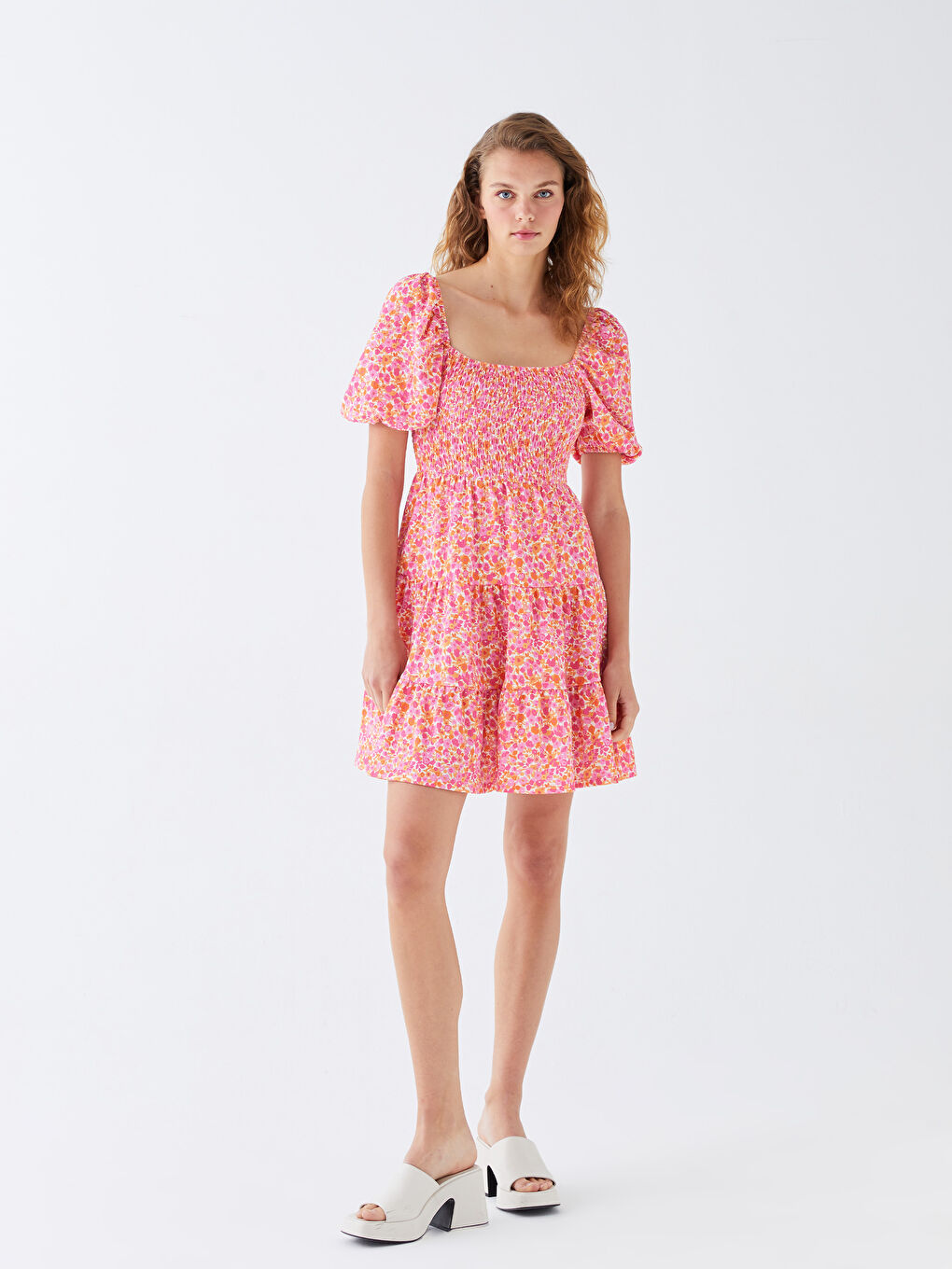 Pembe Kare Yaka Çiçekli Kısa Kollu Kadın Elbise