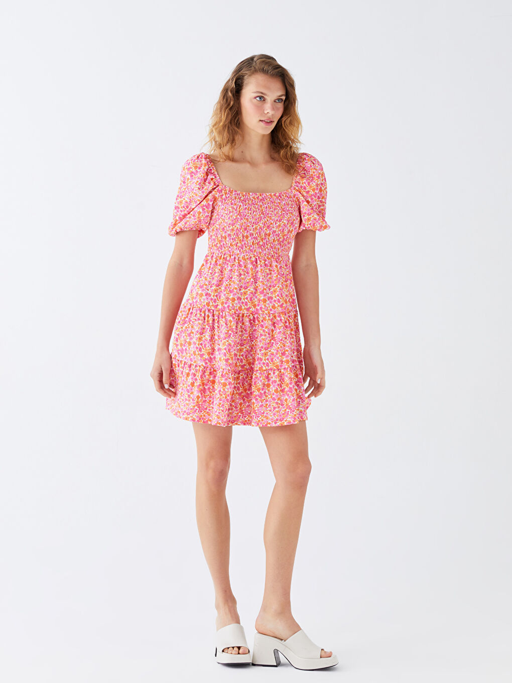 Pembe Kare Yaka Çiçekli Kısa Kollu Kadın Elbise-1