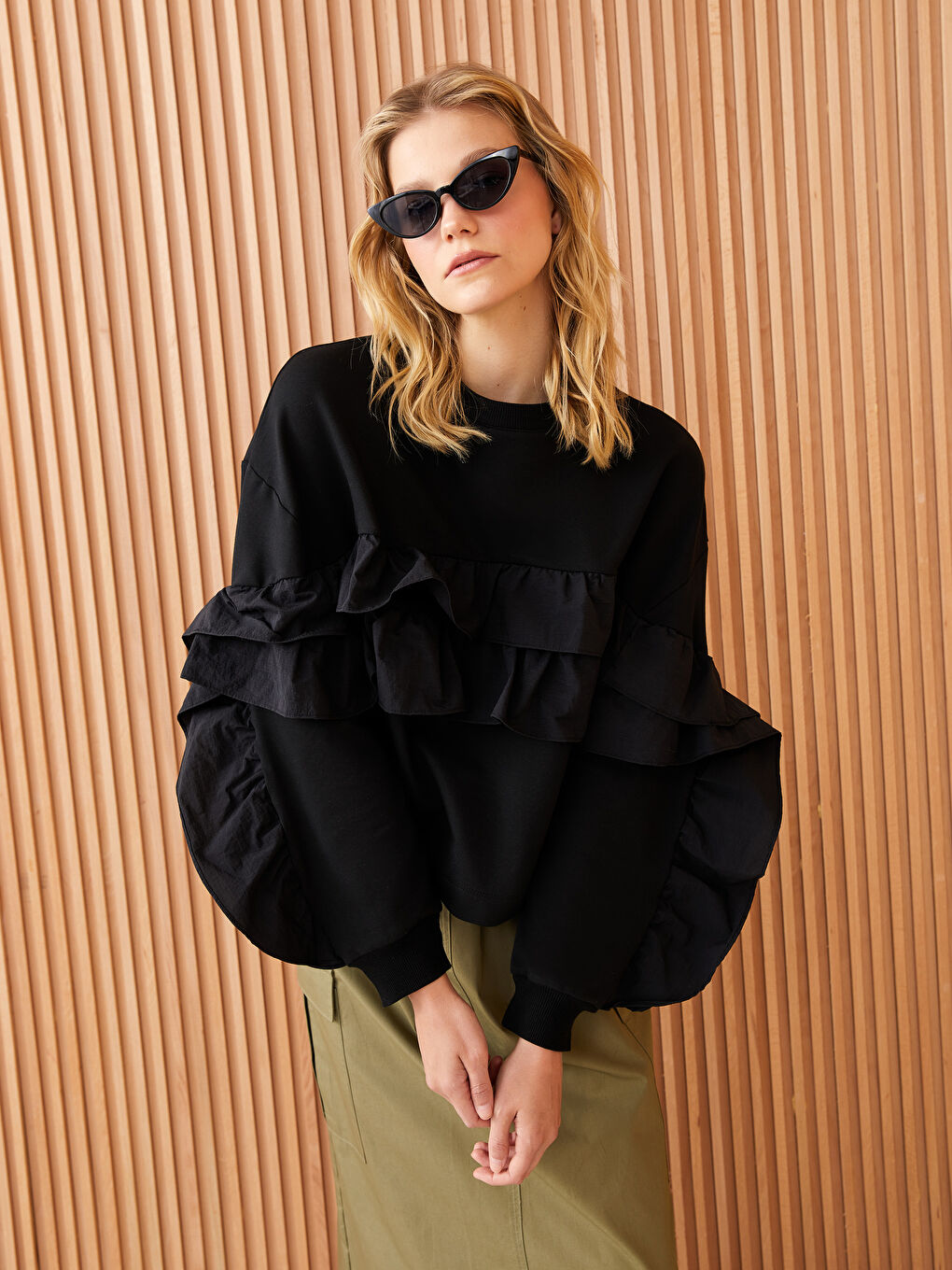 تونيك نسائي واسع الحجم بأكمام طويلة سادة برقبة دائرية