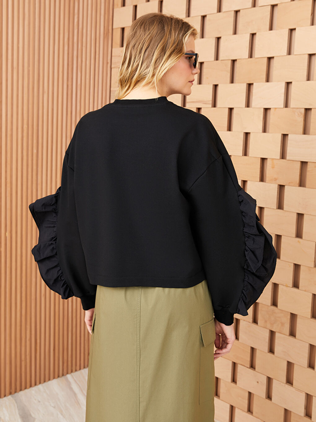 تونيك نسائي واسع الحجم بأكمام طويلة سادة برقبة دائرية-4