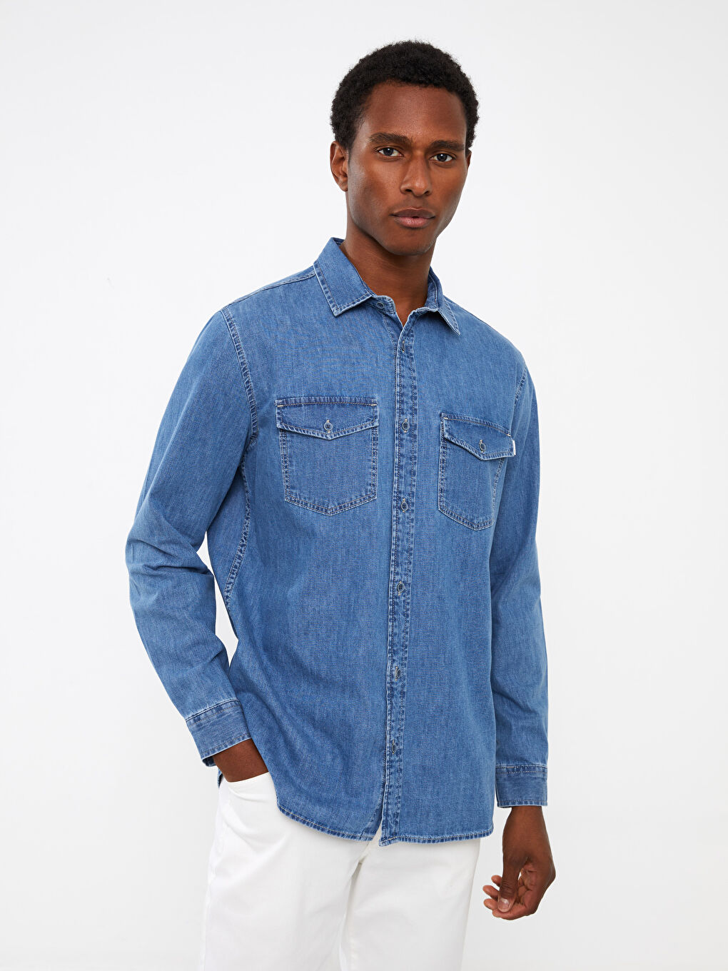 قميص جينز رجالي بأكمام طويلة وقصة عادية-1