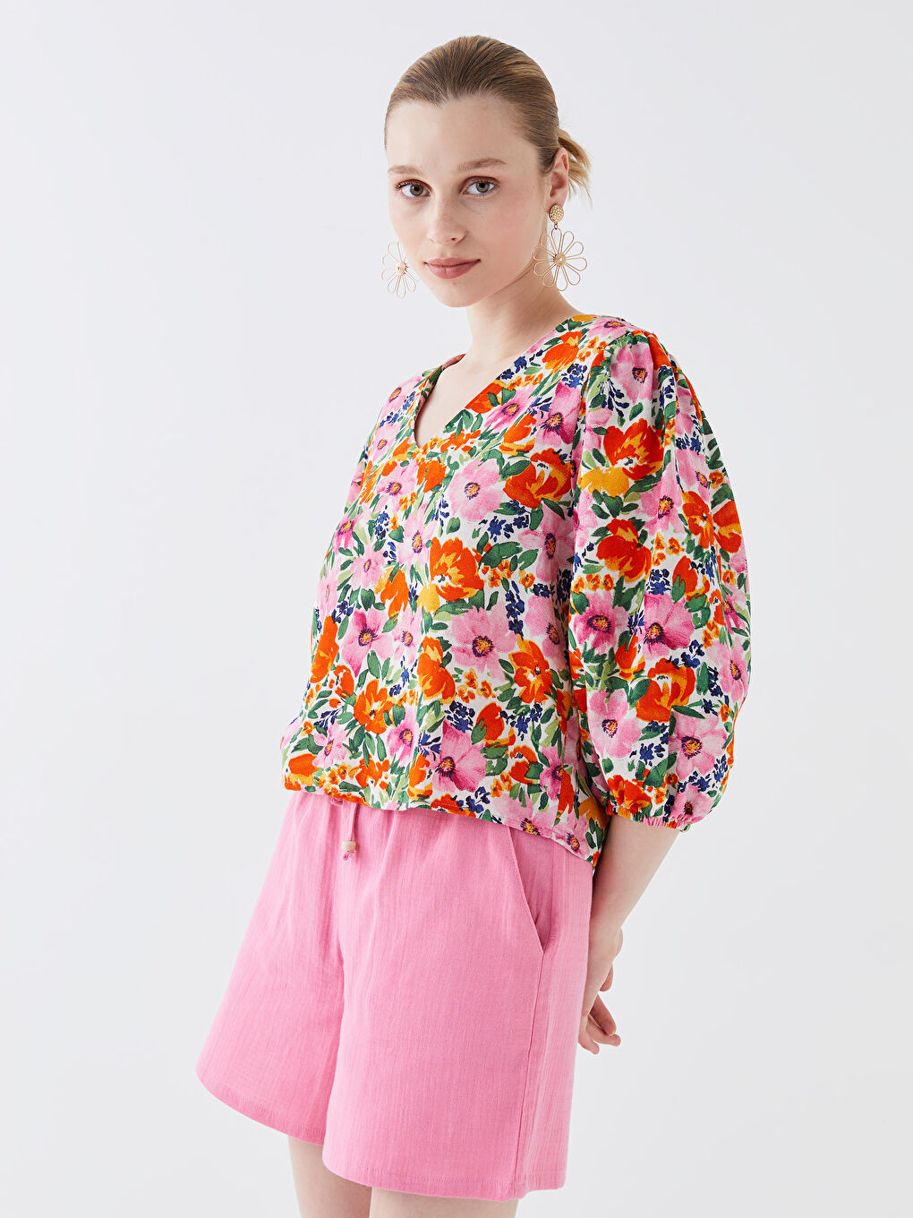 V-ს ფორმის დეკოლტე ყვავილოვანი ლინენის ნაზავი ქალებისთვის ბლუზი