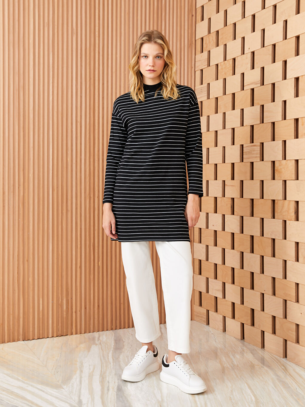 Tunique en Sweatshirt à Rayures à Manches Longues pour Femmes avec Col Cheminée-2