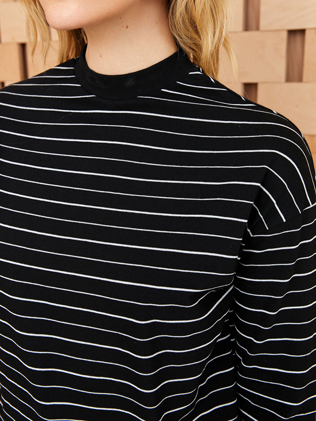 Tunique en Sweatshirt à Rayures à Manches Longues pour Femmes avec Col Cheminée-3