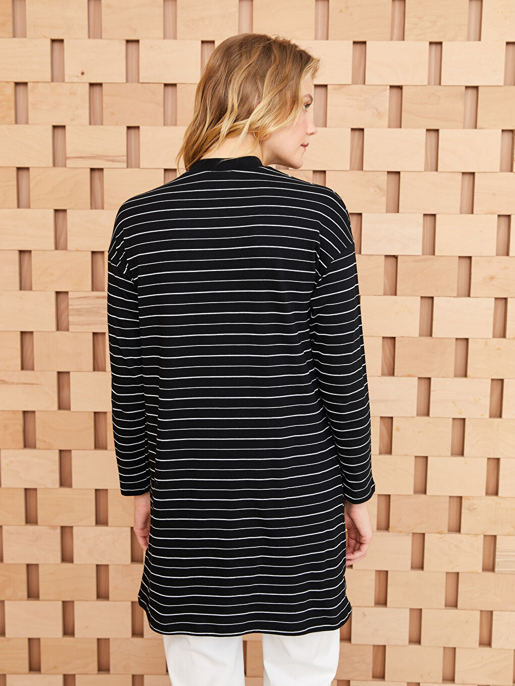 Tunique en Sweatshirt à Rayures à Manches Longues pour Femmes avec Col Cheminée-4