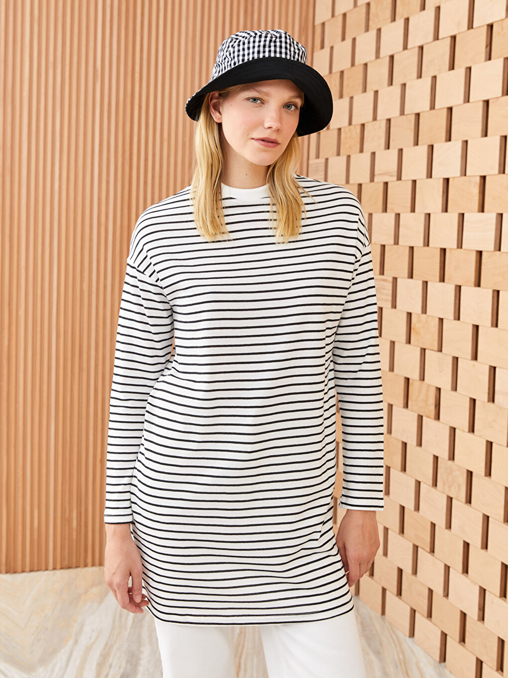 Tunique en Sweatshirt à Rayures à Manches Longues pour Femmes avec Col Cheminée