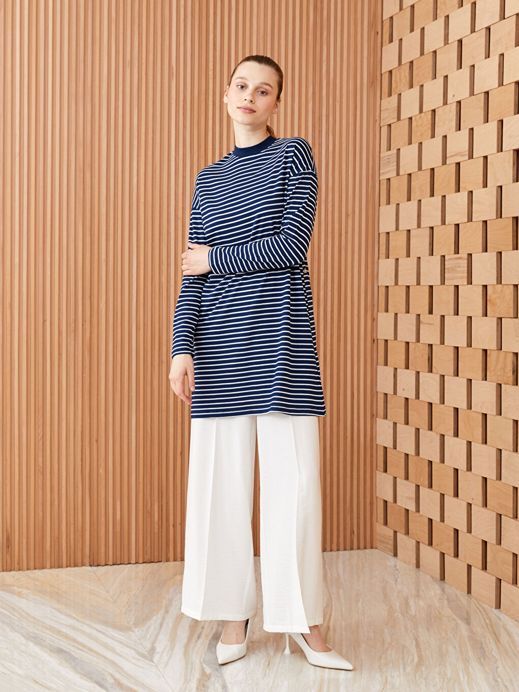 Tunique en Sweatshirt à Rayures à Manches Longues pour Femmes avec Col Cheminée-2