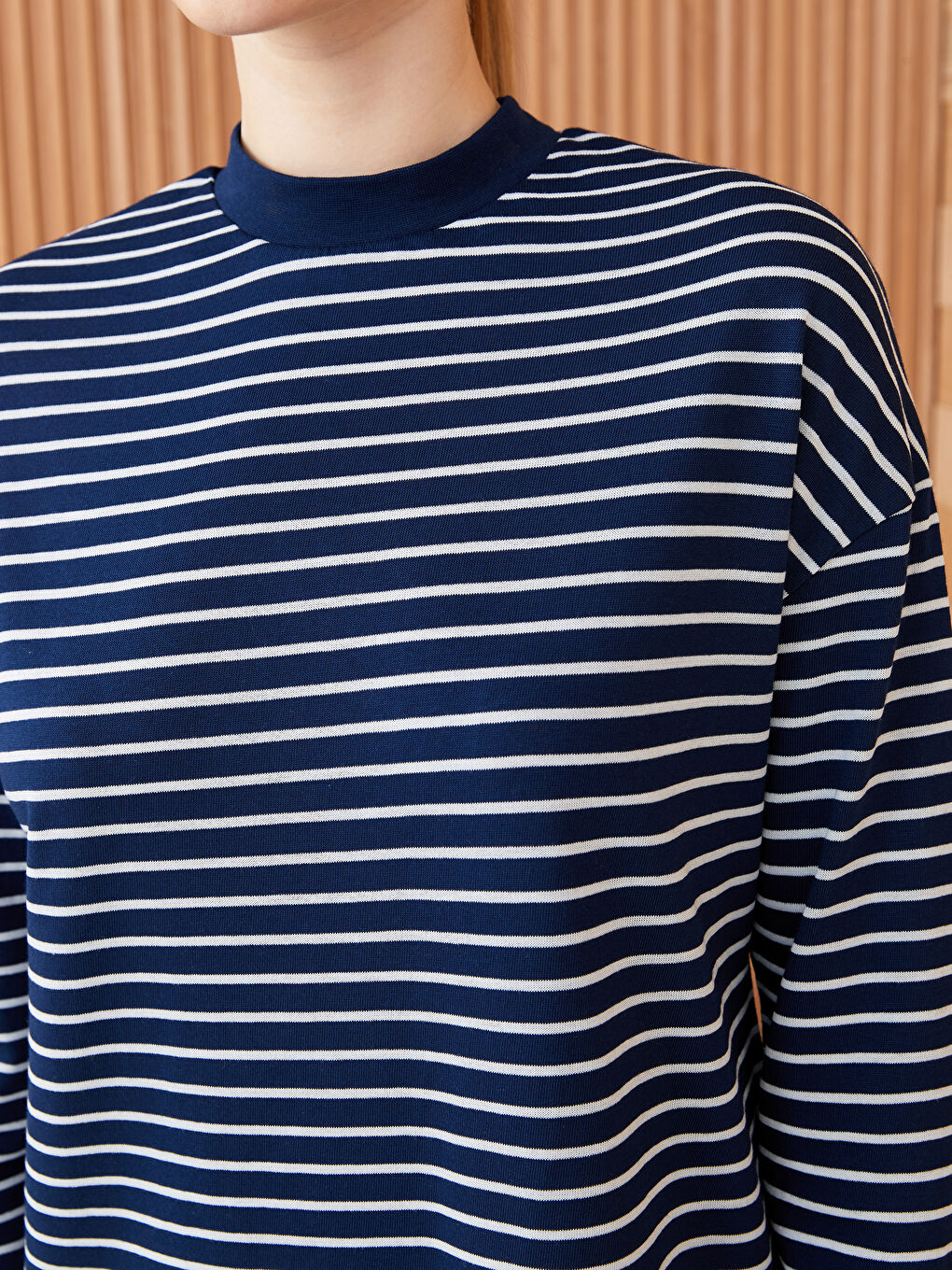 Tunique en Sweatshirt à Rayures à Manches Longues pour Femmes avec Col Cheminée-3