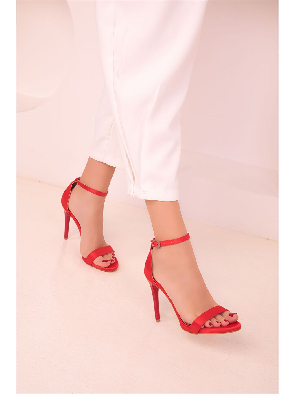 Kırmızı Deri Görünümlü Kadın Topuklu Ayakkabı-2