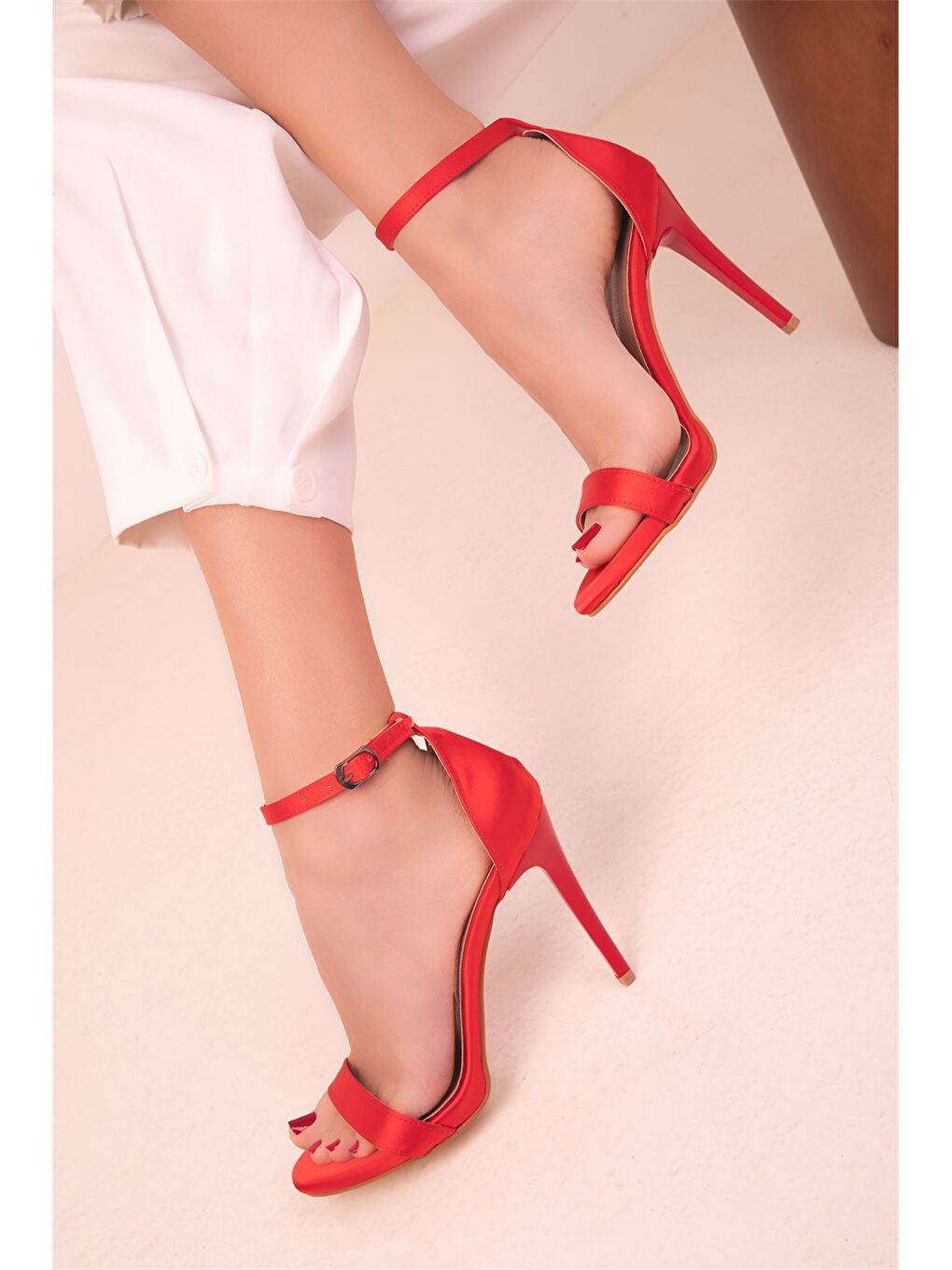 Kırmızı Deri Görünümlü Kadın Topuklu Ayakkabı-3