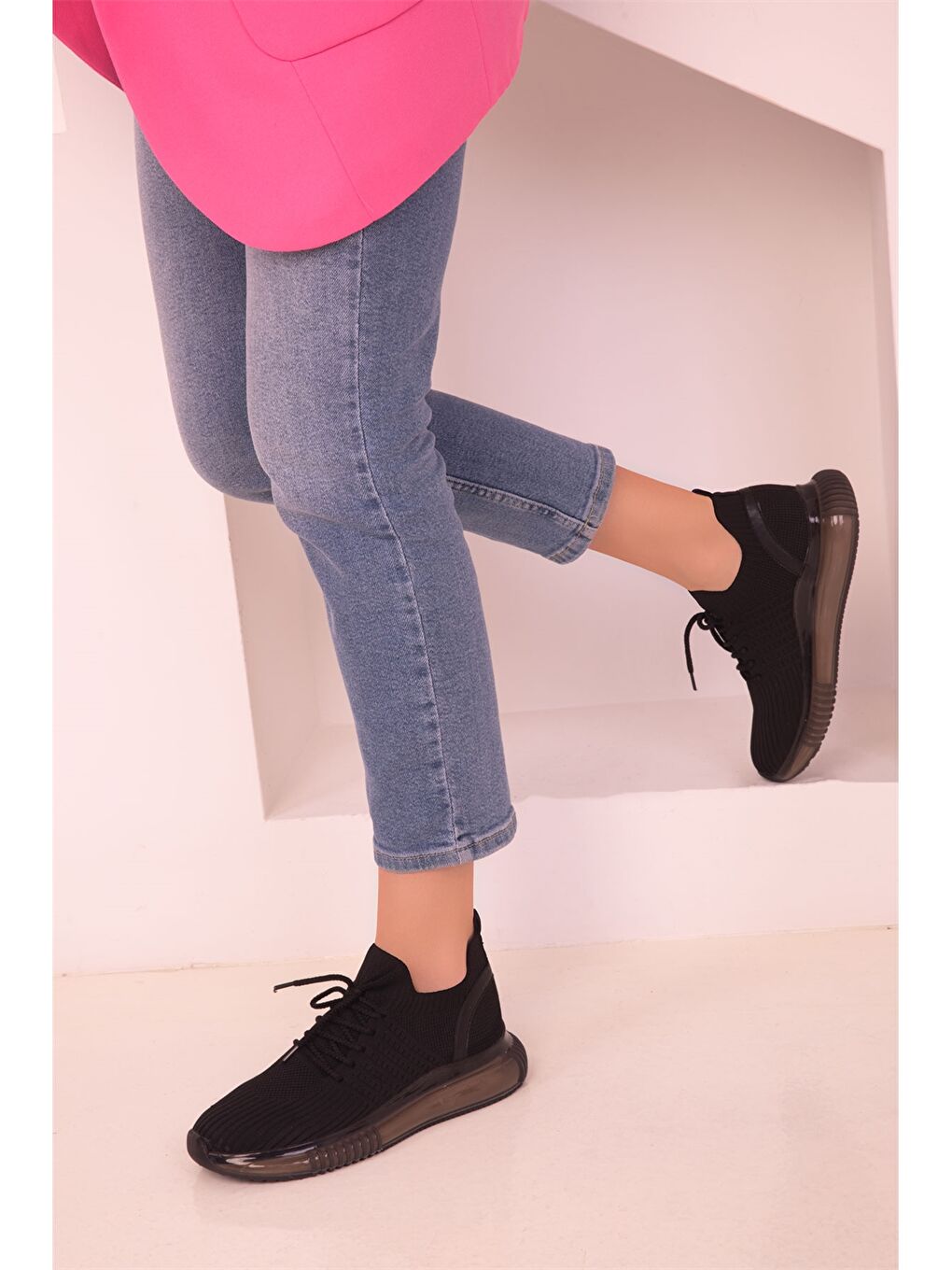 Siyah File Detaylı Kadın Spor Ayakkabı-1