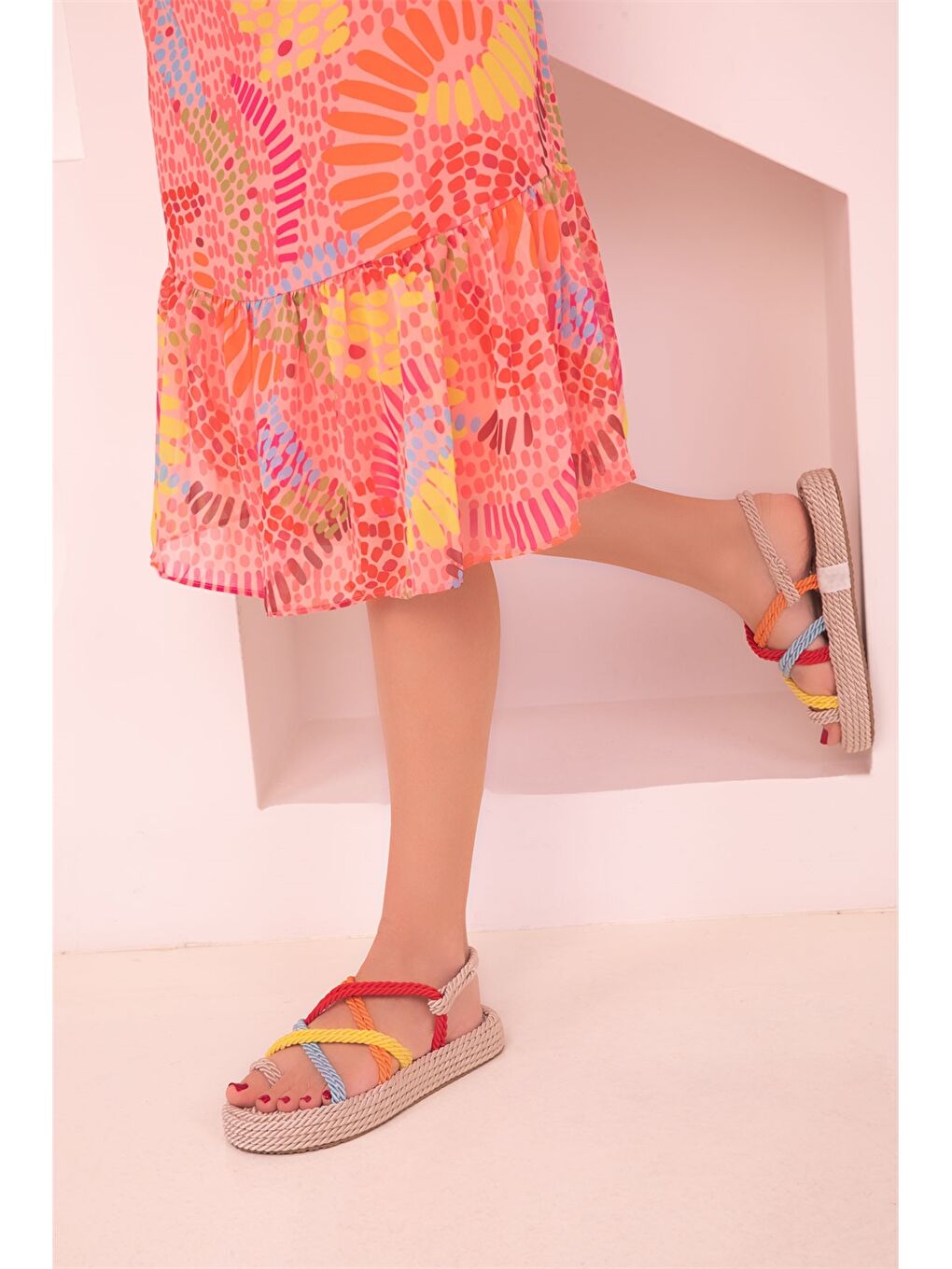 Bej Önü Açık Hasır Kadın Sandalet