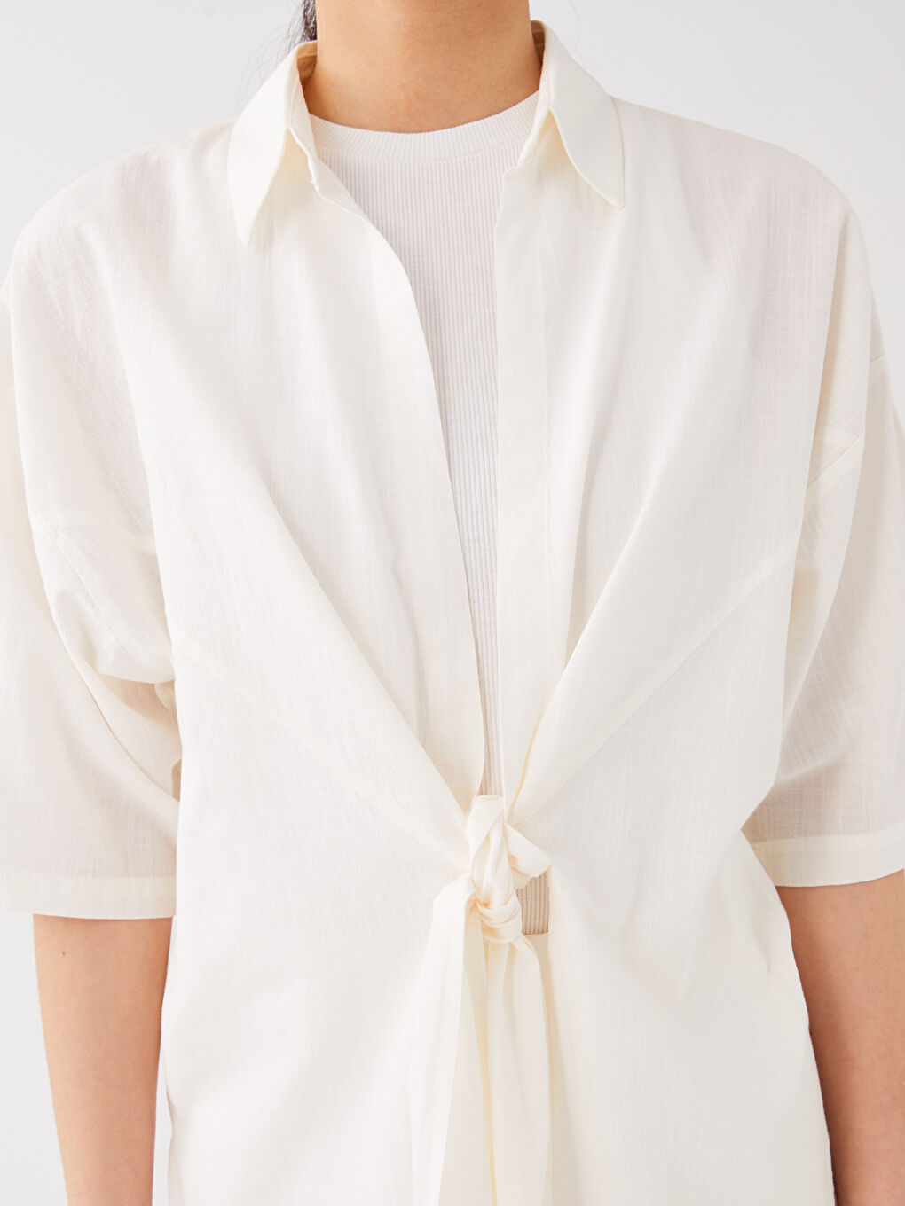 LCWAIKIKI Classic Collared Neck Plain Oversize Women's Blouse -S3IV69Z8-FE8